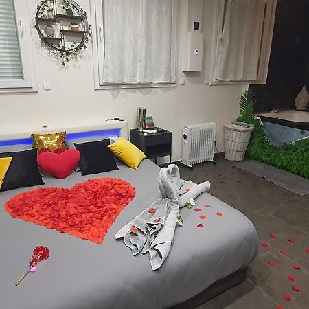 Suite Jacuzzi Privatif Plage Des Catalans Marseilles Exterior foto