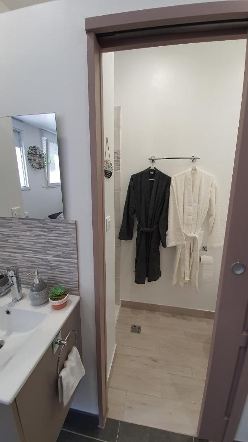 Suite Jacuzzi Privatif Plage Des Catalans Marseilles Exterior foto