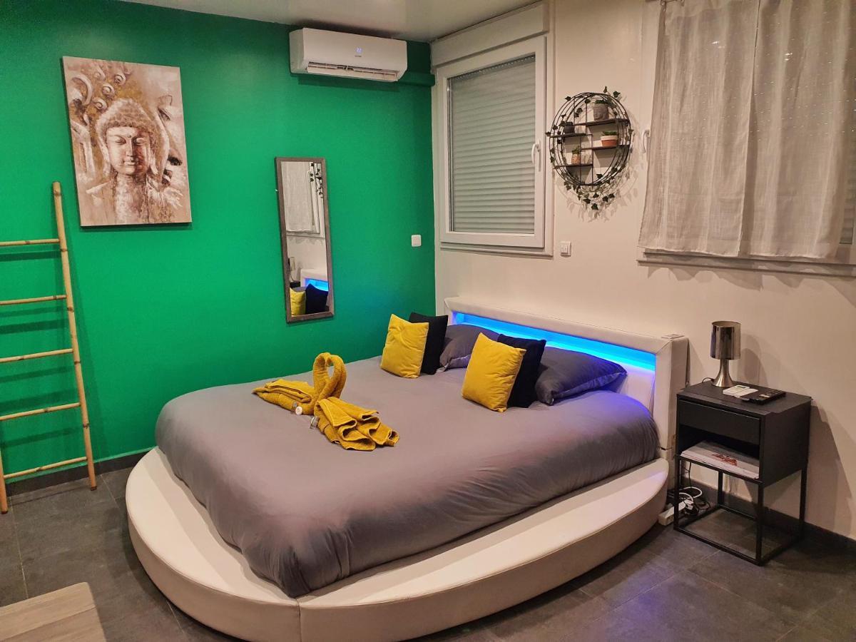 Suite Jacuzzi Privatif Plage Des Catalans Marseilles Exterior foto